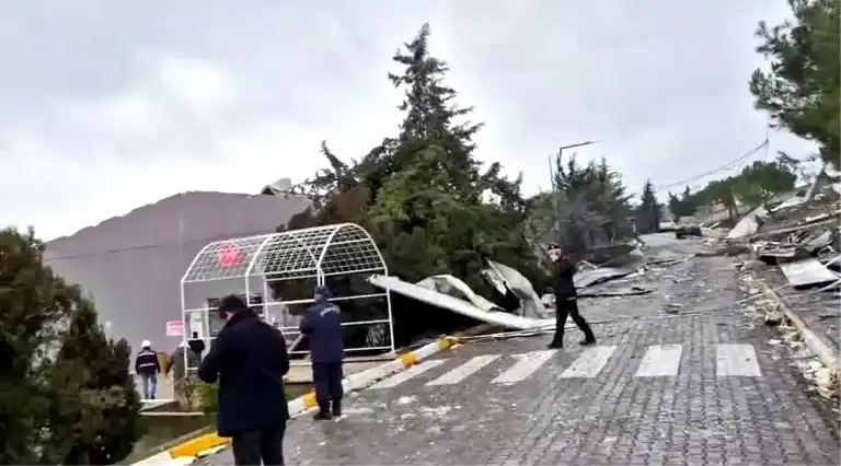 Balıkesir'de Fabrika Patlaması: 12 Ölü, 3 Yaralı