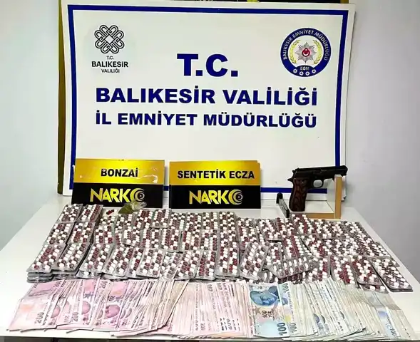 Balıkesir Ayvalık'ta Narkotik Operasyonu: 2 Gözaltı