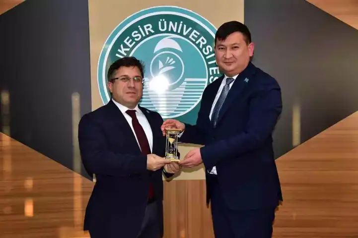 Başkonsolos, Balıkesir Üniversitesi'ni Ziyaret Etti